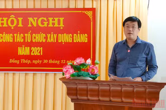 Bí thư Tỉnh ủy Đồng Tháp Lê Quốc Phong phát biểu tại Hội nghị tổng kết công tác Tổ chức xây dựng Đảng năm 2021.
