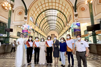 Bưu điện thành phố, một trong những địa điểm thu hút du khách khi đến TP Hồ Chí Minh.