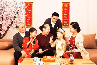 Sum vầy trong những ngày xuân, nét đẹp truyền thống của dân tộc Việt Nam. Ảnh: Huyền Nguyễn