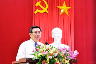Đồng chí Nguyễn Xuân Thắng, Ủy viên Bộ Chính trị, Giám đốc Học viện Chính trị quốc gia Hồ Chí Minh, Chủ tịch Hội đồng lý luận Trung ương phát biểu khai mạc và đề dẫn tại hội thảo.