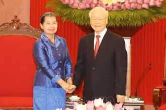 Tổng Bí thư Nguyễn Phú Trọng tiếp Phó Chủ tịch Đảng Nhân dân Campuchia (CPP), Phó Thủ tướng Campuchia Men Sam An. (Ảnh: TTXVN)