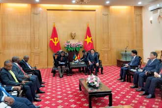 Chủ tịch Quốc hội Mozambique thăm Học viện Chính trị quốc gia Hồ Chí Minh.