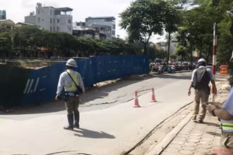 Khu vực bị sụt lún trên đường Vũ Tông Phan.