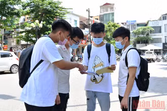 Thí sinh tại Kỳ thi tốt nghiệp trung học phổ thông 2021. (Ảnh: THUỶ NGUYÊN)