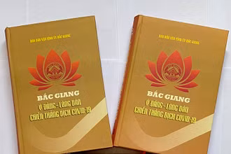 Ảnh cuốn sách “Bắc Giang: Ý Đảng lòng dân chiến thắng dịch Covid-19”.