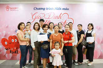 Gia đình ông Lê Trung Truyền (Hưng Yên) đã hiến máu gần 200 lần.