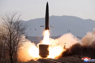 Hình ảnh một vụ phóng tên lửa của Triều Tiên do Hãng thông tấn Trung ương KCNA công bố ngày 14/1.
