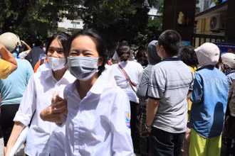 Thí sinh tại Kỳ thi vào lớp 10 thành phố Hà Nội năm học 2022-2023. Ảnh: THÀNH ĐẠT