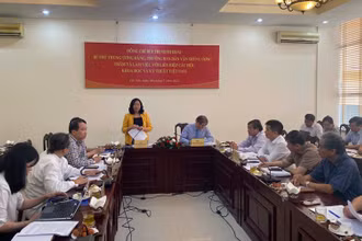 Quang cảnh buổi làm việc.