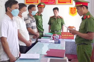 Công an tỉnh Quảng Nam công bố các quyết định đối với 3 bị can.
