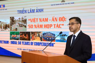 Đại sứ Cộng hòa Ấn Độ tại Việt Nam Pranay Verma.
