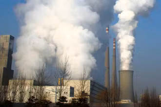 Khối lượng giao dịch tín chỉ carbon năm 2021 trên Sàn giao dịch Liên lục địa (ICE) tăng gần 30% so với năm 2020. (Ảnh: Reuters)