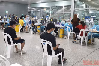 Một điểm tiêm chủng ở thủ đô Bangkok, Thái Lan. (Ảnh: NAM ĐÔNG)
