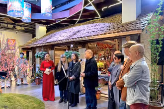 Khai mạc chương trình Tết Việt tại phố cổ Hà Nội.