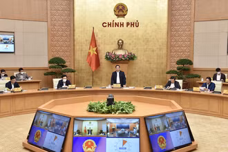Chính phủ đặt mục tiêu phục hồi, phát triển nhanh hoạt động sản xuất, kinh doanh. (Ảnh: VGP)