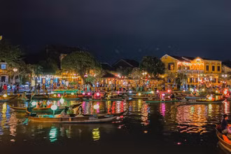 Hội An lung linh về đêm (Ảnh: DUY HẬU)