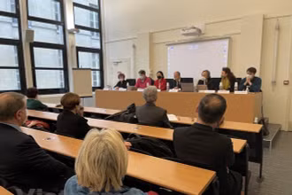 Quang cảnh buổi tọa đàm "Việt Nam 2022." (Ảnh: Thu Hà/Vietnam+)