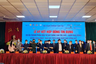 Lễ ký kết Hợp đồng tín dụng Dự án thành phần đầu tư xây dựng đoạn Diễn Châu-Bãi Vọt.