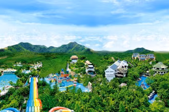 Toàn cảnh khu du lịch Công viên suối khoáng nóng Núi Thần Tài.