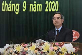 Đồng chí Nguyễn Văn Bình, Ủy viên Bộ Chính trị, Bí thư T.Ư Đảng, Trưởng Ban Kinh tế T.Ư phát biểu chỉ đạo Đại hội.