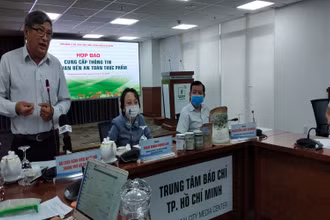 TS. BS Nguyễn Văn Hảo cung cấp thông tin tại buổi họp báo.