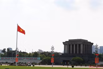 Quốc kỳ tung bay trên Quảng trường Ba Đình lịch sử - nơi cách đây 75 năm Chủ tịch Hồ Chí Minh đọc bản Tuyên ngôn độc lập.