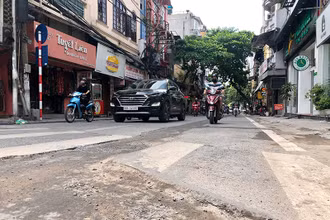 Phố Hàng Cân. 