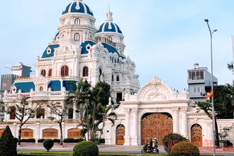 Lâu đài của đại gia xăng dầu Ngô Văn Phát trên đường Lê Hồng Phong, quận Hải An (TP Hải Phòng). 