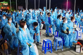 Các công dân được tiếp nhận tại Trường Quân sự tỉnh.