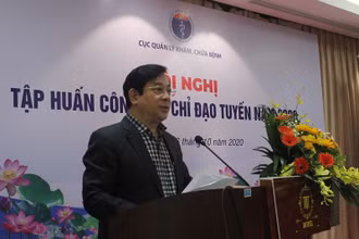 PGS, TS Lương Ngọc Khuê, Cục trưởng Cục Quản lý Khám, chữa bệnh phát biểu tại hội nghị. 