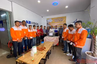 Quyên góp ủng hộ nhân dân vùng lũ miền Trung tại công ty Farax, sáng 24-10.