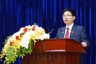 Đồng chí Trương Quốc Huy được bầu giữ chức Chủ tịch UBND tỉnh Hà Nam.