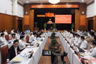 Đoàn khảo sát Trung ương làm việc với Ban Thường vụ Thành ủy Đà Nẵng về tổng kết 15 năm thực hiện Nghị quyết Trung ương 5 (khóa X).
