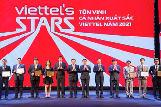 Viettel tôn vinh các sáng kiến giúp đơn vị đạt mục tiêu kép