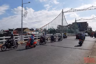 Cầu Quay thuộc phường 1, thành phố Mỹ Tho (Tiền Giang), nơi 2 đối tượng dùng súng bắn chết em Huỳnh Bảo Sang.