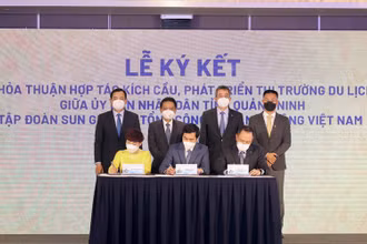 Lễ ký kết giữa tỉnh Quảng Ninh, Sun Group và Vietnam Airlines. 