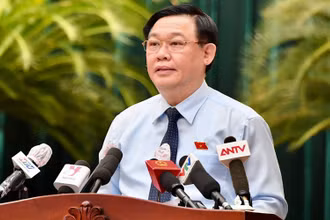 Chủ tịch Quốc hội Vương Đình Huệ phát biểu tại Hội nghị tổng kết công tác Hội đồng nhân dân các tỉnh, thành phố khu vực phía nam năm 2021 và triển khai kế hoạch công tác năm 2022.
