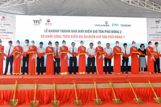 Cắt băng khánh thành Nhà máy điện gió Tân Phú Đông 2.