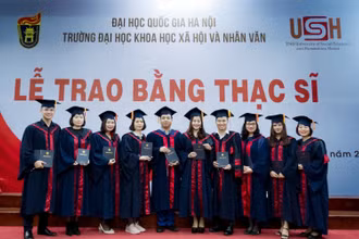 Tốt nghiệp đại học loại khá trở lên được xét tuyển thẳng học thạc sĩ.