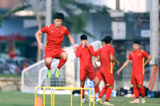Các cầu thủ U23 Việt Nam tập luyện trước trận gặp U23 Myanmar. (Ảnh: VFF)