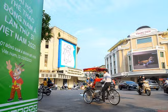 Các tuyến phố trang hoàng chào đón SEA Games 31.
