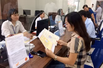 Trung tâm hành chính công tỉnh Hưng Yên phục vụ nhân dân và các đơn vị trên địa bàn tỉnh.