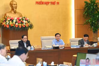 Chủ tịch Quốc hội Vương Đình Huệ phát biểu ý kiến tại phiên họp. (Ảnh: Duy Linh)
