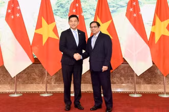 Thủ tướng Chính phủ Phạm Minh Chính tiếp Chủ tịch Quốc hội Singapore Tan Chuan-Jin đang thăm chính thức Việt Nam. (Ảnh: TRẦN HẢI)