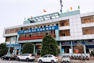 Bến xe cầu Rào trước giờ đóng cửa.