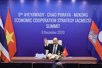 Thủ tướng Chính phủ Nguyễn Xuân Phúc đã tham dự HNCC Chiến lược hợp tác kinh tế Ayeyawady - Chao Phraya - Mê Công (ACMECS) lần thứ 9 theo hình thức trực tuyến. (Ảnh: Bộ Ngoại giao Việt Nam)