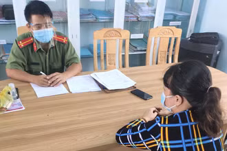 Công an huyện Long Thành làm việc với chị T.T.K.T.