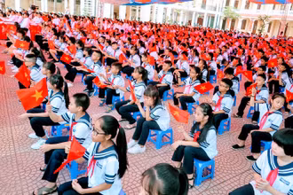 Học sinh Hải Phòng chuẩn bị khai giảng năm học mới.