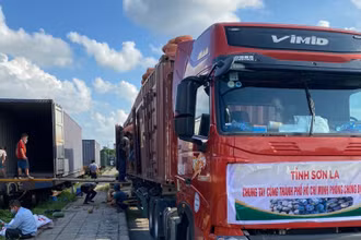 Sơn La thể hiện tấm lòng chia sẻ với TP Hồ Chí Minh bằng việc ủng hộ 105 tấn nông sản. Ảnh: Bộ Công thương