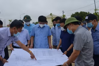 Lãnh đạo UBND tỉnh Điện Biên kiểm tra tiến độ thực địa các dự án xây dựng TĐC phục vụ mở rộng cảng hàng không Điện Biên.